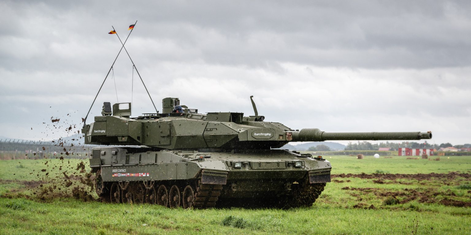 Germany Delivers 18 Leopard Tanks To Ukrainian Border - Armed Forces Press