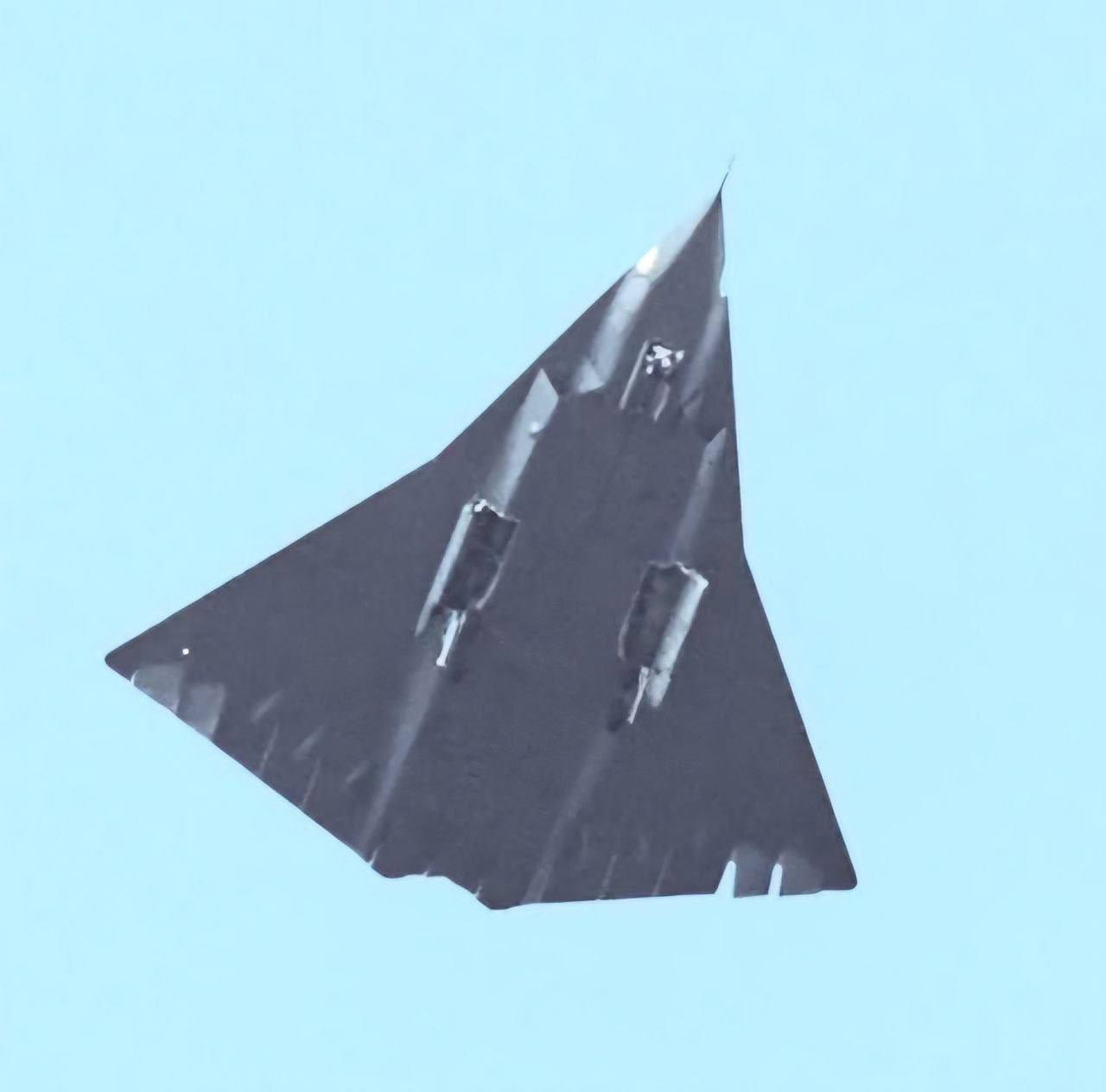 China Publicly Tests 6th Generation Fighter