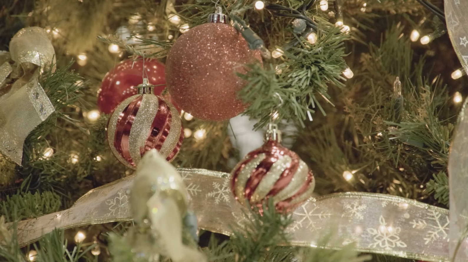 LIVE 3:30pm EST: Pentagon Christmas Worship Service